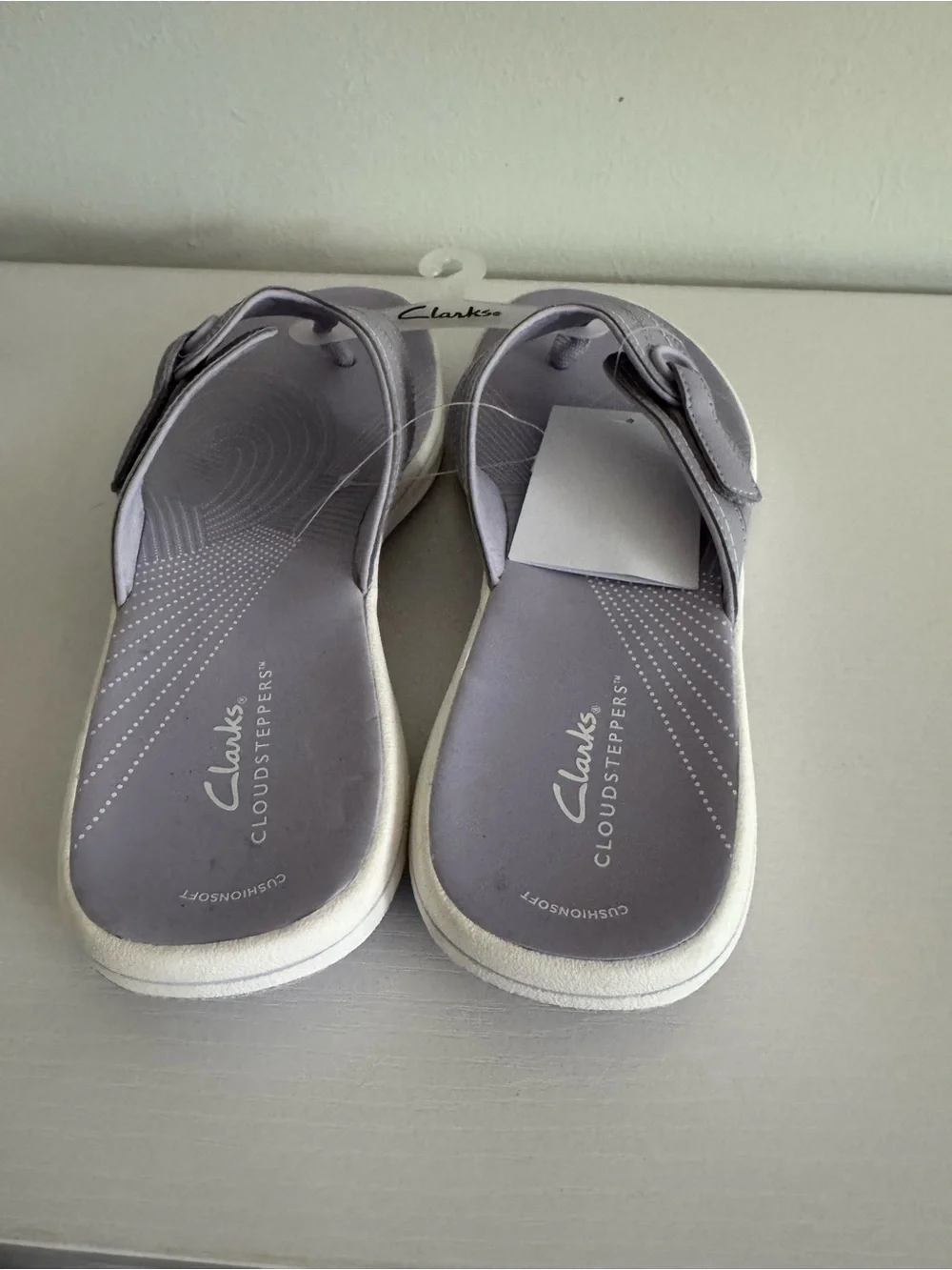 Clarks Women’s Light Gray Thong Sandals